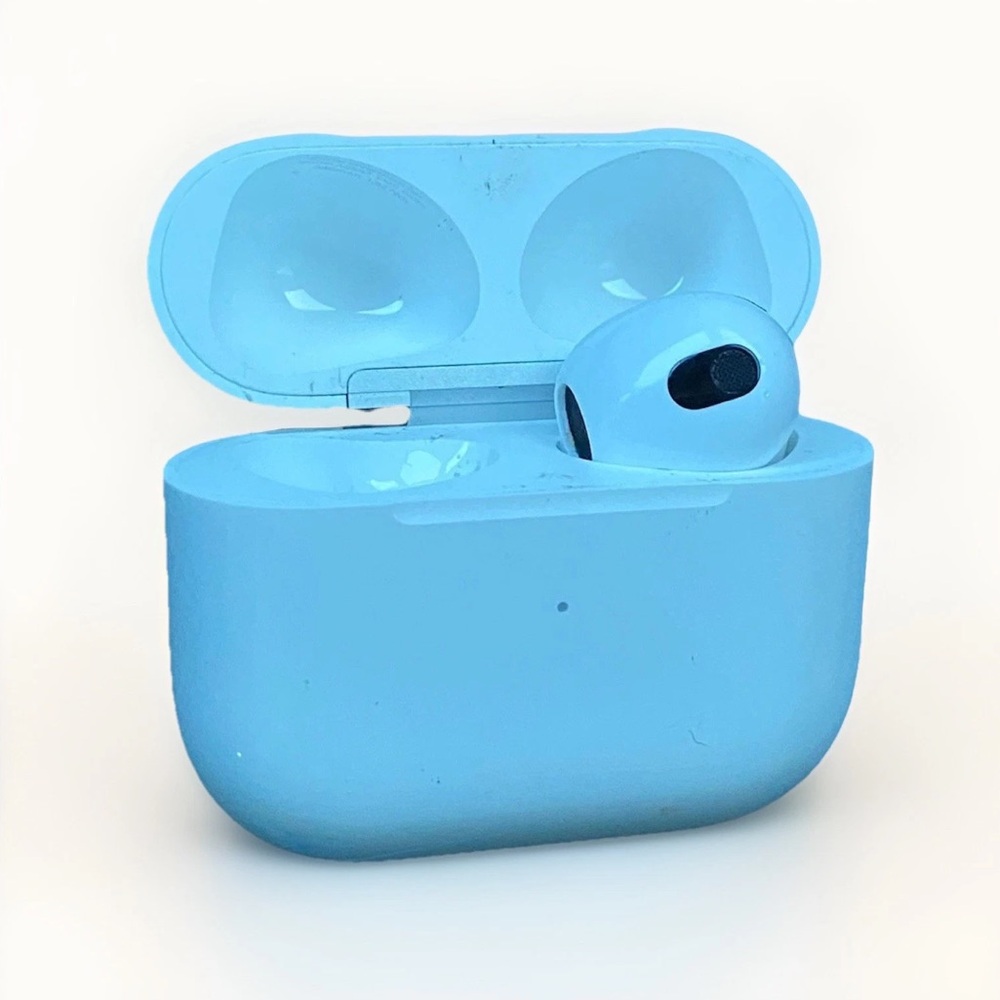 Pre-Owned Apple Airpods Third Generation *READ DESCRIPTION*